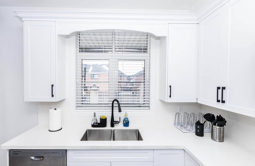 Vaughan House | Home in Vaughan, Modern 3BR Home in Vaughan w/ Patio & Grill