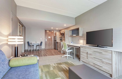 Steeles Industrial Hotel | Home2 Suites by Hilton Toronto Brampton