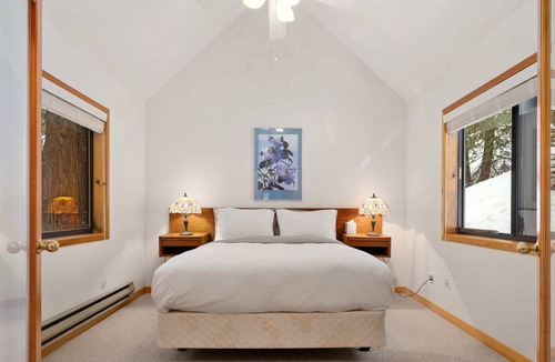 Tahoe National Forest Cabin | Homey Mountain Cabin Retreat, Near Donner Lake