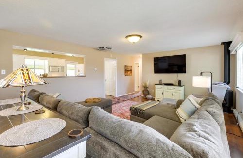 Clifton House | Hot Tub & Fire Pit: Serene Clifton Retreat!