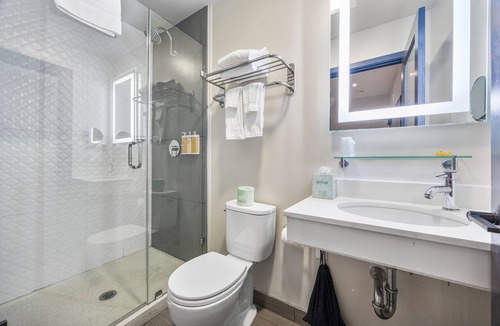 Little Saigon Hotel | Hotel EPIK