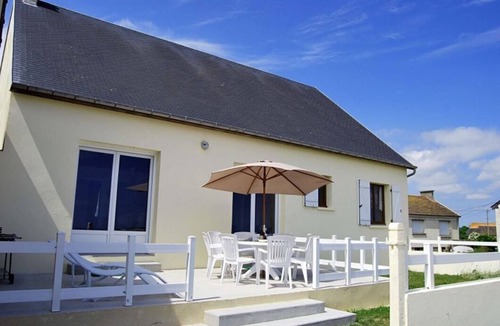 Saint-Marcouf House | house sea view, waterfront comfort