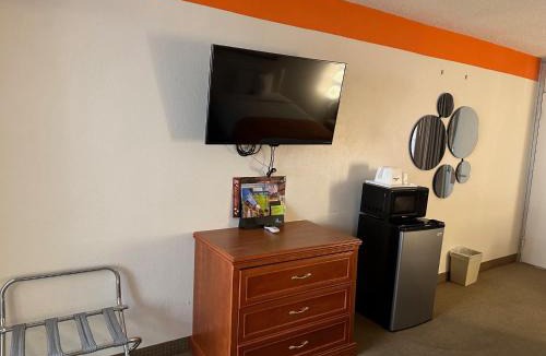 Allison Hotel | Howard Johnson by Wyndham Gallup