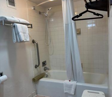 Allison Hotel | Howard Johnson by Wyndham Gallup