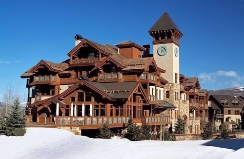 Edwards Condo | Huge Mountain Condo with Fireplace & Balcony