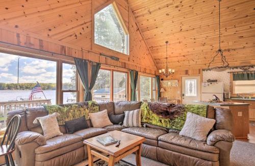Pine Lake House | Hurley Lakefront Hideaway w/Fire Pit & Dock!