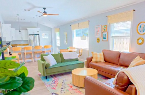 Dunnellon House | Immaculate Rainbow River Boho Bungalow w Early Checkin at 9am!