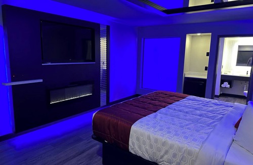 Dearborn Hotel | Imperial Suites