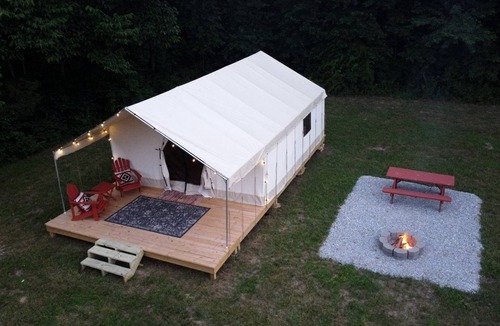 Cassville RV Rental | Impressive Glamping Tented Cabin in Cassville, Missouri