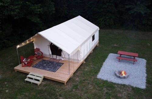 Cassville RV Rental | Impressive Glamping Tented Cabin in Cassville, Missouri