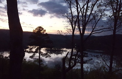 Edgemont Cabin | Incredible Greers Ferry Lake View Kayaks, Bicycles, & Hiking