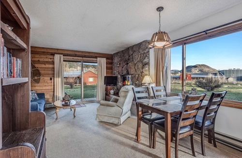 Clark Cabin | Independence - Cozy cabin, pet friendly, hot tub