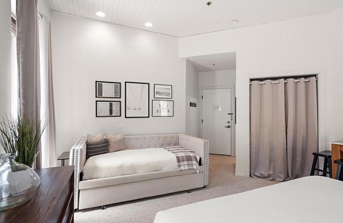 Downtown Hotel | Independence Square 211, Chic Hotel Room with Mountain Views, A/C, & Rooftop Hot Tub