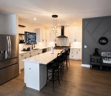 Near Eastside House | Indy Modern Stay