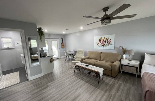 Totem Park Apartment | Intercostal paradise 🐬 🏖️ Romantic getaway🏝️