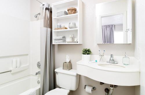 Mobile Hotel | InTown Suites Extended Stay Mobile- South Beltine