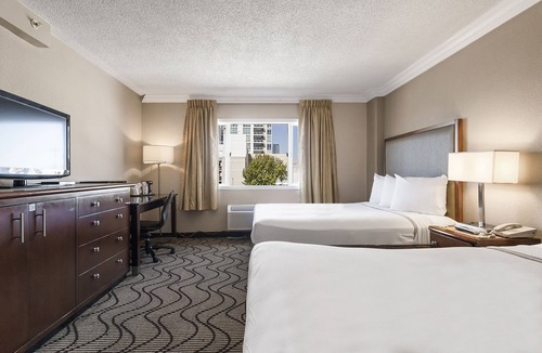 Produce and Waterfront Hotel | Jack London Inn