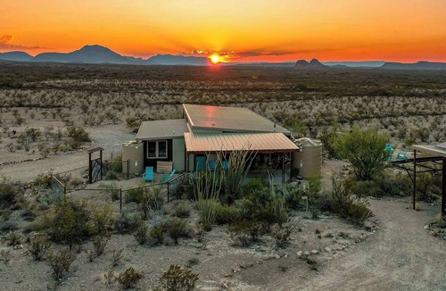 Alpine House | Javelina Hideout: Modern eco-friendly private home