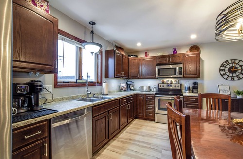 New Glarus House | JUNE JULY 2026-NEW BOOKING SPECIAL at The Belvedere just Steps to downtown.