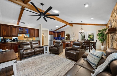 Jupiter Farms House | Jupiter Gem- Heated Pool and Outdoor Oasis w/Kitchen