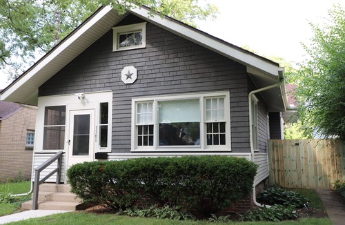 South Bend House | Just Renovated-Just for You! 2Bed 2Bath - 2.3 m from Notre Dame- Game Day Ready