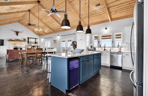 Marfa House | K&W Ranchita - Panoramic Views of Mitre Park and Davis Mountains