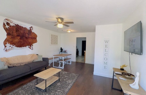 Sayles Blvd. Area House | Keep it simple at this peaceful and centrally-located place.