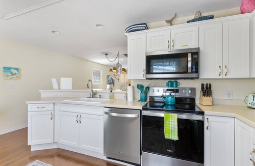 Cedar Key House | Key Lime Downtown Gulf View w/Golf Cart Included!