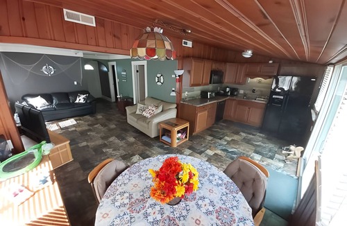 Monticello House | Key Lime Resorts - Unit #5 - 5 O'Clock Somewhere Lake House