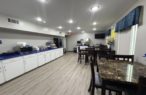Hampton Apartment | King Bed|Smoking|Hampton