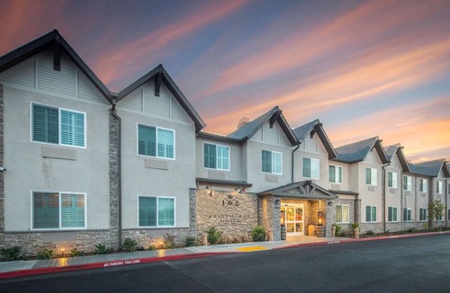 Half Moon Bay House | King Room at Aristocrat Hotel, Free breakfast and Pet-friendly