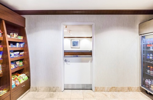 Biggs Field Apartment | King Studio | Free Breakfast Buffet. Pool & Hot Tub Access.