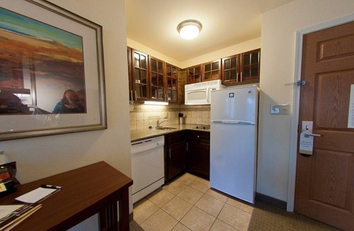 East Stroudsburg Apartment | King Studio Suite w/Kitchenette in Poconos