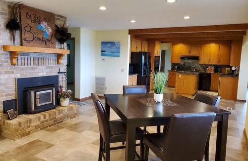 Garfield House | KINGSVIEW - Private Lakefront Acreage-Magnificent Lakeview-4200 Sq Ft!