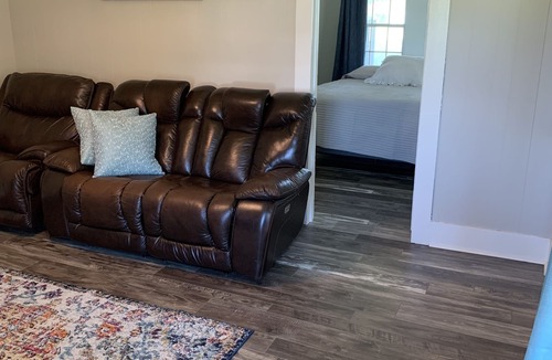 Eunice House | Known as the LSU house this 3 bedroom Cajun cottage is located 1 min from LSUE!