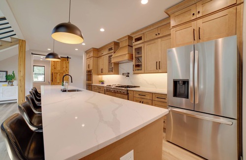 Tefft House | Kouts Home: High-End Retreat in Secluded Setting