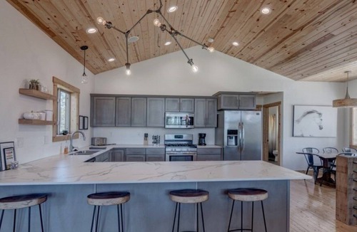 Lead Ski Chalet | KUSSY CHALET AT TERRY PEAK by RedAwning