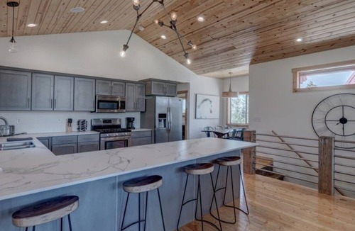 Lead Ski Chalet | KUSSY CHALET AT TERRY PEAK by RedAwning