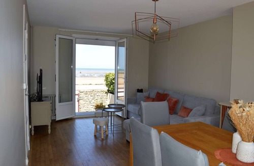 Courseulles-sur-Mer House | L'estran - Maison sur la Digue Avec vue mer