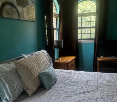 Tropic House | L-Room- 2nd floor in an Awesome Villa 20 minutes from the beach
