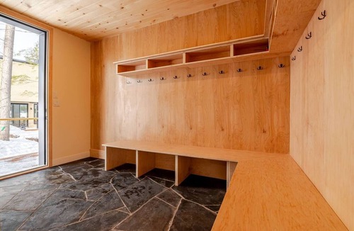 La Conception Ski Chalet | La Kabina w/Mt Tremblant view
