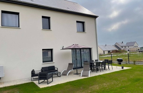 Courseulles-sur-Mer House | La Mer Veille, new house with garden