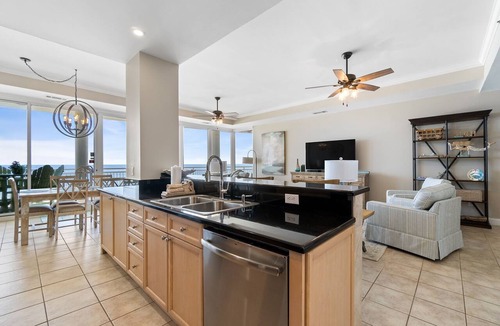 Ono Island Condo | La Playa 202: Wrap-Around Gulf Balcony, Heated Pool + Luxury King Suites!