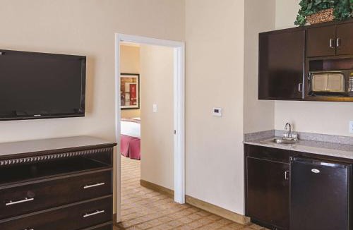Satsuma Hotel | La Quinta by Wyndham Mobile Satsuma/Saraland