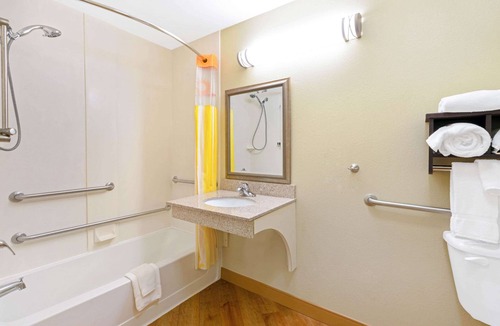 Stillwater Hotel | La Quinta Inn & Suites by Wyndham Stillwater-University Area