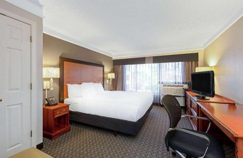 Kenner - Louis Armstrong International Airport Hotel | La Quinta Inn & Suites by Wyndham New Orleans Airport