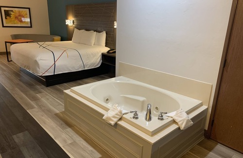 Oklahoma City Hotel | La Quinta Inn & Suites by Wyndham OKC North - Quail Springs