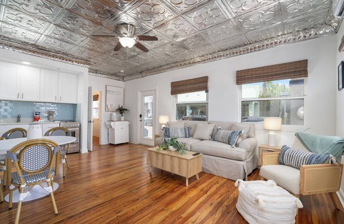 Pass-a-Grille Historic District Apartment | La Tortuga Historic Downtown Pass A Grille