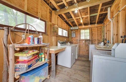 Cedarville Cabin | Lake Huron Beachfront Cabin w/Free Boat Rentals