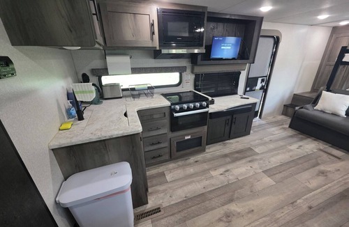 Leesburg RV Rental | Lake Side Glamping Near the Villages and Orlando